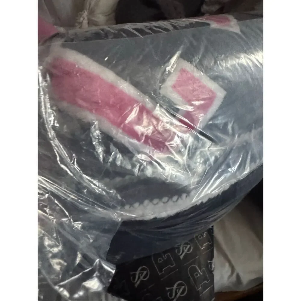 PINK Sherpa Blanket xl pink black classics heritage logo y2k og logo blanket nwt